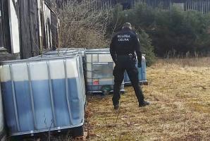 Wyłudzili podatki i wyprali 4 mln złotych na odbarwianiu oleju opałowego