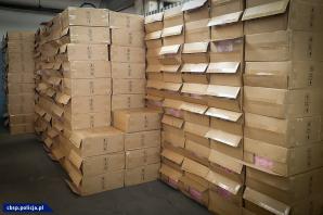 [VIDEO] CBŚP i kas przejęły 10 mln nielegalnych papierosów z Chin