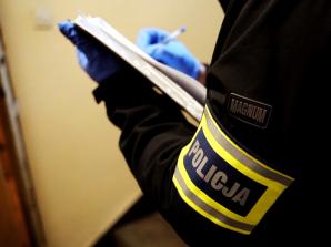 [VIDEO] Trzej zatrzymani za obrót amfetaminą, jeden z nich dodatkowo odpowie za nielegalne posiadanie broni