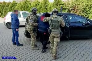 Podkarpacki pion PZ PK skierował akt oskarżenia w sprawie zorganizowanej grupy przestępczej napadającej na podróżnych w pociągach dalekobieżnych