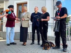 [VIDEO] Biuro Rutkowski i Telewizja Patriot24.net dziękują Kobylnicy. Nowa kadra i pies Reja dołączyli do zespołu