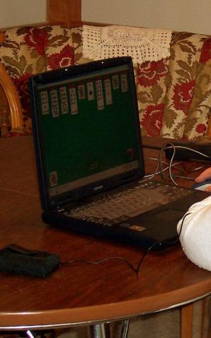 9 mln Polaków 50+ nie korzysta z internetu. Koszty wykluczenia cyfrowego to 24 mld zł