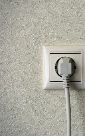 Polacy mogą stracić 7 mld zł przez niewielką konkurencję na rynku energii elektrycznej