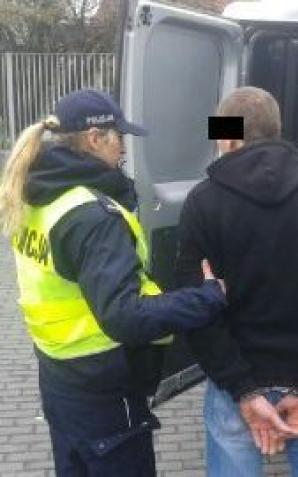 Kompletnie pijany wracał kupionym autem do domu! 