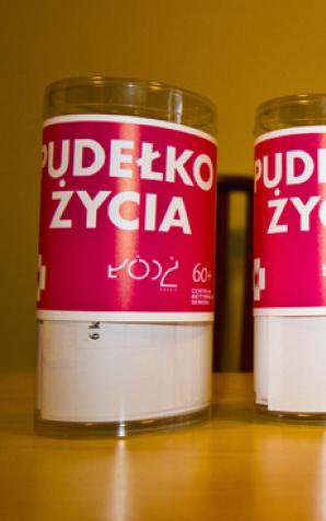 Łódź: Pudełka życia trafiają do mieszkańców 