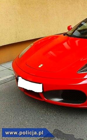 Polscy policjanci dorwali po pościgu kierowcę ferrari!