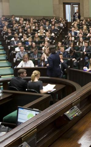 Premier Ewa Kopacz na posiedzeniu Sejmu Dzieci i Młodzieży