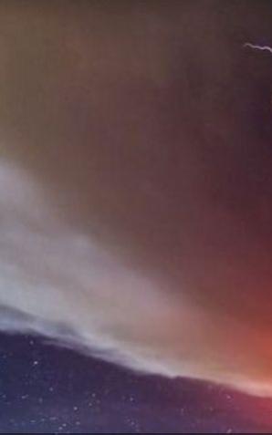 Wściekła Etna strzela lawą