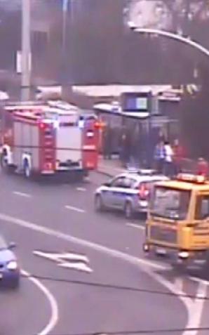 [VIDEO]Wjechała w dach prześcia podziemnego! 