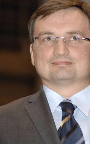 Prokuratura generalna przejmuje nadzór nad sprawą Ewy Tylman. A prokuratura w Opolu ruszyła ze śledztwem w sprawie przekroczenia uprawnień przez poznańską policję przy zatrzymaniu Rutkowskiego i jego ludzi