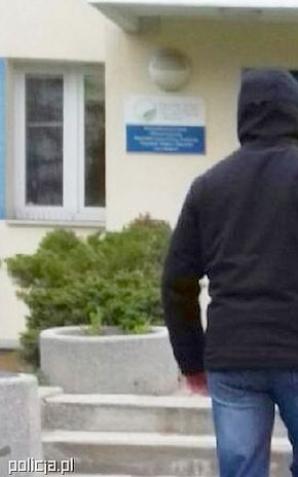 Warszawa: Policjanci w dniu wolnym od służby zatrzymali mężczyznę z nakotykami oraz nietrzeźwego kierowcę