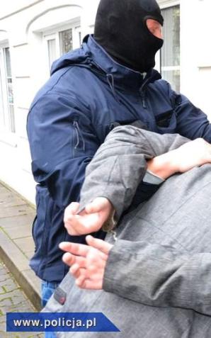 Notariusz współdziałający w wyłudzeniu ze SKOK Wołomin kilkudziesięciu milionów złotych z prokuratorskimi zarzutami