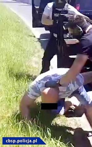 [VIDEO] Policjanci CBŚP zatrzymali cztery osoby. Wśród nich obywatel Azerbejdżanu Azad A.