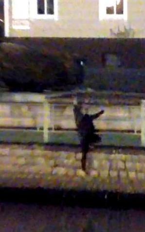 [VIDEO] Policjanci ze Szwederowa uratowali mężczyznę. Pomagał im również świadek zdarzenia