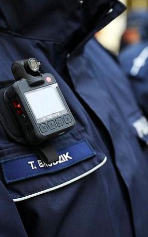 Od wczoraj na ulicach Warszawy pierwsze patrole wyposażone w kamery