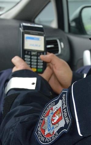 Za mandat drogowy w Polsce możemy już płacić kartą