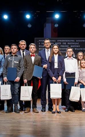 [VIDEO] Premier w Janowie Lubelskim: Wykształcenie jest największym skarbem XXI w.