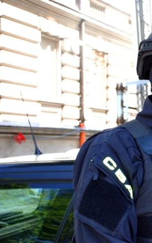 Blisko 3000 tysiące pustych faktur na kwotę 37 mln zł wystawiły i nabyły osoby zatrzymane przez CBA. To kolejny łańcuszek przerwany przez Biuro w procederze handlu fikcyjnymi fakturami VAT.