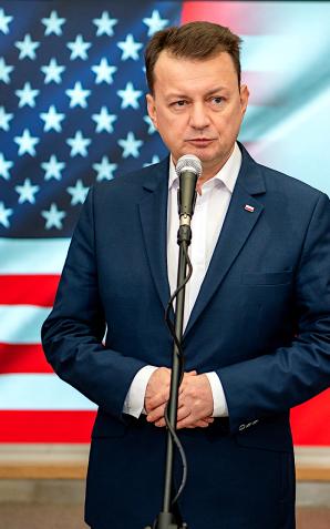 [VIDEO] Dodatkowi żołnierze USA przybyli do Polski. W ramach współpracy wojskowej w formacie eFP w Polsce stacjonują już wojska amerykańskie, brytyjskie, rumuńskie i chorwackie, a żołnierze polscy są na Łotwie i w Rumunii