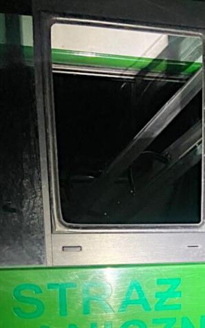 Na granicy posko-białoruskiej próbowało nielegalnie przedostać się z Białorusi 37 cudzoziemców. Wśród zatrzymanych cudzoziemców byli obywatele: Jemenu, Afganistanu, Sudanu, Kamerunu i Syrii