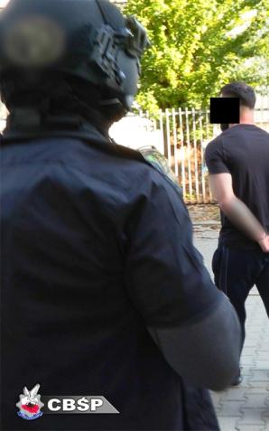 [VIDEO] Ścigany za rozbój na jubilerze w rękach policjantów CBŚP i KWP w Białymstoku