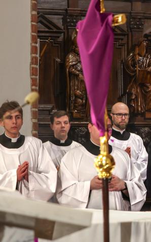 [VIDEO] Hołd dla ofiar katastrofy smoleńskiej