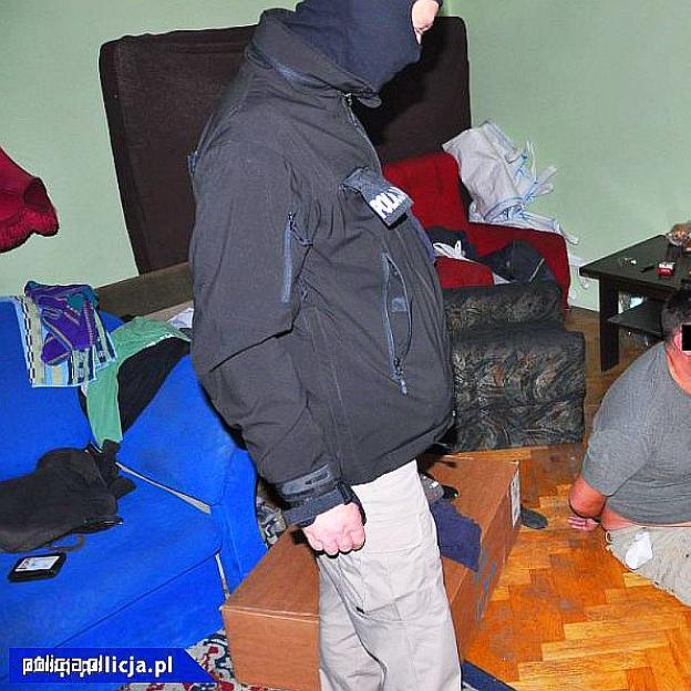 CBŚP rozbiło grupę przestępczą czerpiącą korzyści majątkowe z prostytucji kobiet