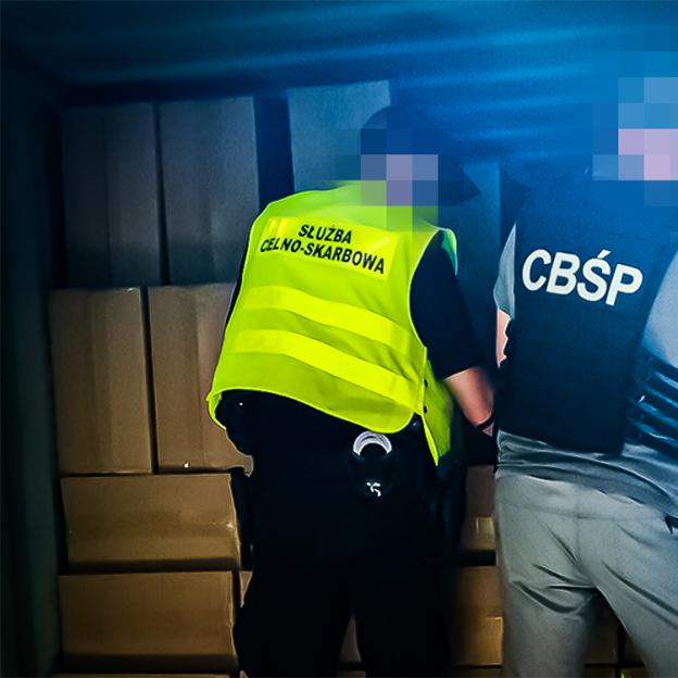 [VIDEO] CBŚP i kas przejęły 10 mln nielegalnych papierosów z Chin