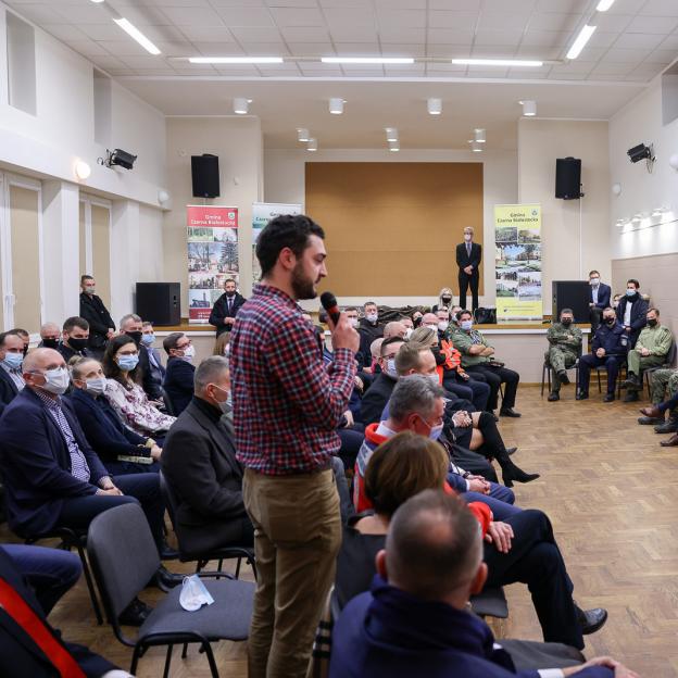 [VIDEO] Rozmowy z mieszkańcami terenów przygranicznych. Koncert charytatywny na rzecz rodzin funkcjonariuszy i żołnierzy pełniących służbę na polsko-białoruskiej granicy