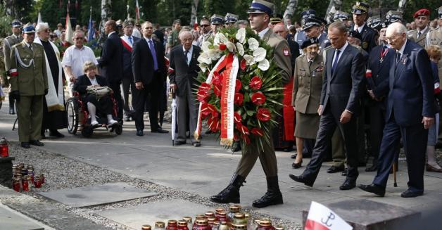 Donald Tusk oddał hołd powstańcom. 69. rocznica za nami