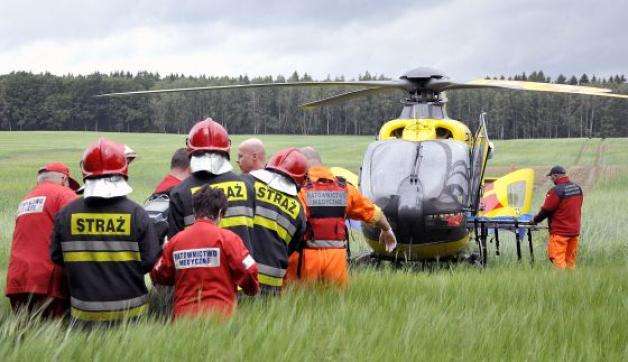 Pierwsi uratowani przez śmigłowiec LRP stacjonujący w Zegrzu