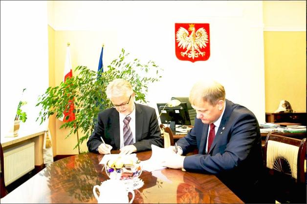 NFZ wprowadza innowację - EZD - system elektronicznego zarządzania dokumentacją.