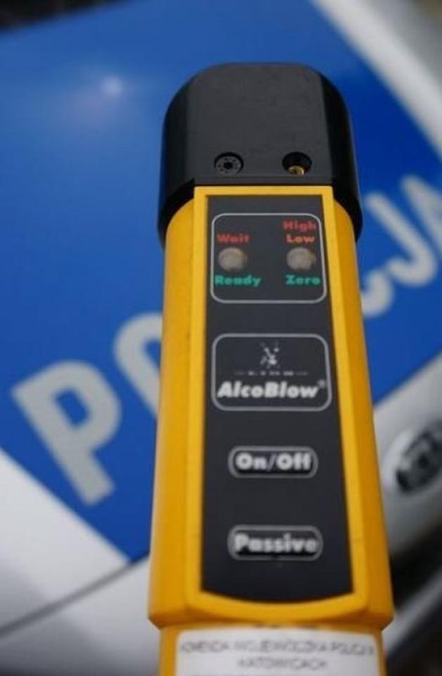 Kłodzko: wieczorny pościg za nietrzeźwym kierującym, który nie posiadał prawa jazdy