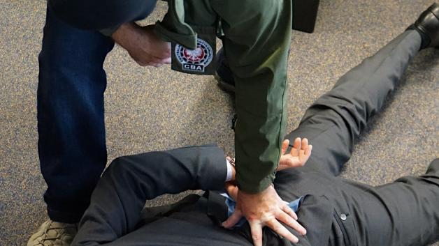 Fikcyjne faktury na szkolenia, doradztwo i analizy finansowe – kolejni zatrzymani