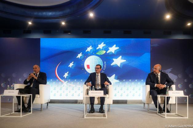 [VIDEO] Premier podczas XXX Forum Ekonomicznego o przyszłości naszego regionu i wyzwaniach, które przed nim stoją. Wspólna konferencja z premierem Ukrainy i spotkanie z premierem Słowenii