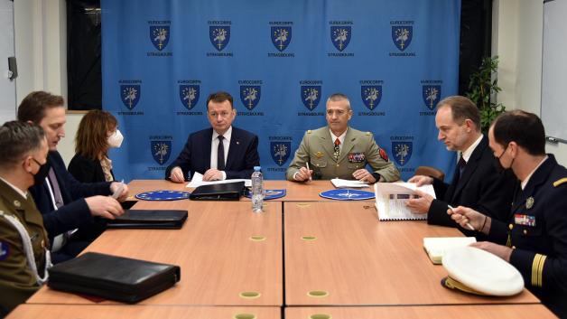 Polska szóstym państwem ramowym Eurokorpusu. szef MON w Strasburgu uczestniczył w ceremonii przystąpienia Polski do struktur Eurokorpusu