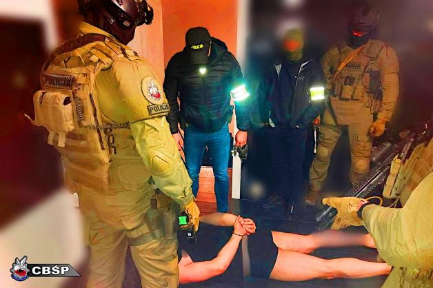 [VIDEO] Mogli wprowadzić do obrotu pół tony narkotyków - potężne uderzenie CBŚP, Dolnośląskiej KWP i PK